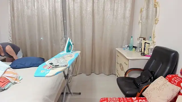 MildMature online show from March 18, 5:05 pm