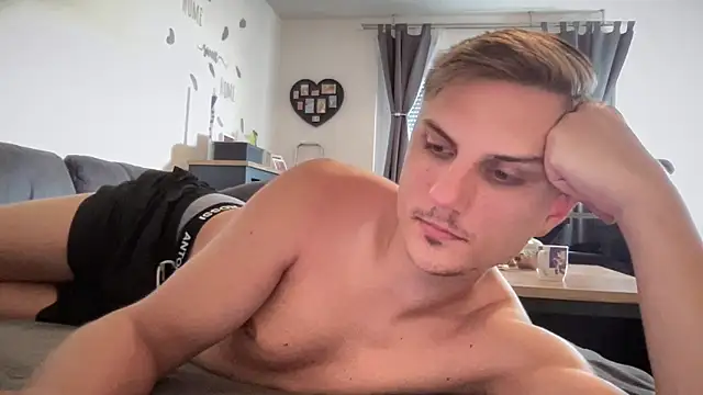 Sweetbooy90 online show from June 16, 12:52 pm