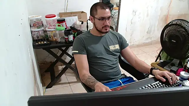 Leonino231 online show from October 9, 10:30 pm