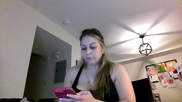 Snapshot of thedevinemama chatting on June 12, 1:48 am thedevinemama online show from June 12, 1:48 am