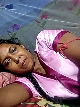 Snapshot of Savita992 chatting on May 1, 11:20 pm Savita992 online show from May 1, 11:20 pm