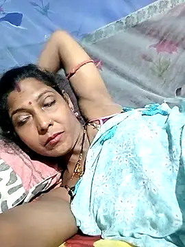 Snapshot of Savita992 chatting on May 2, 4:45 pm Savita992 online show from May 2, 4:45 pm