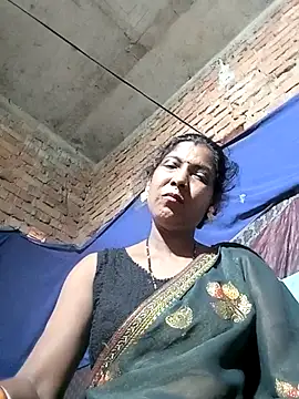 Snapshot of Savita992 chatting on May 6, 10:31 am Savita992 online show from May 6, 10:31 am