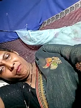 Snapshot of Savita992 chatting on May 8, 8:08 am Savita992 online show from May 8, 8:08 am