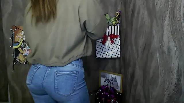 Snapshot of Linda_S_ chatting on October 7, 11:18 am Linda S  online show from October 7, 11:18 am