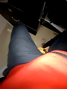 hackyourpussyxh online show from December 1, 1:21 am