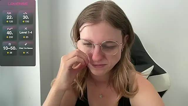 BustyKellyXXX online show from September 19, 10:38 am