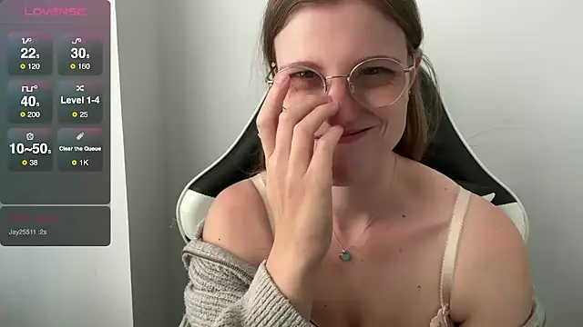 BustyKellyXXX online show from October 27, 10:19 am