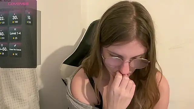 BustyKellyXXX online show from January 17, 8:01 pm