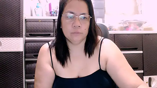 Snapshot of Saint_flowerxxx chatting on October 26, 10:36 pm Saint flowerxxx online show from October 26, 10:36 pm