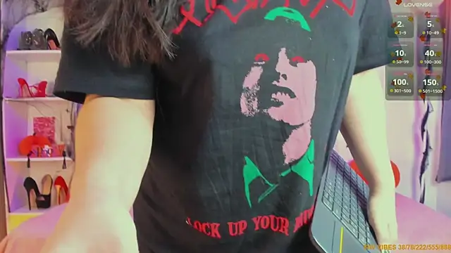 Snapshot of naughty_fun_room chatting on October 15, 10:10 pm naughty fun room online show from October 15, 10:10 pm