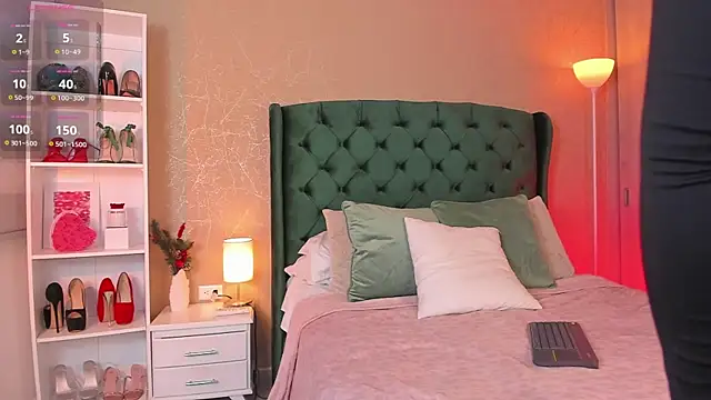 Snapshot of naughty_fun_room chatting on November 6, 11:04 pm naughty fun room online show from November 6, 11:04 pm