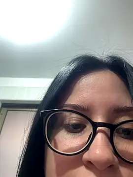 Snapshot of lucy_grey25 chatting on September 24, 10:13 pm lucy grey25 online show from September 24, 10:13 pm