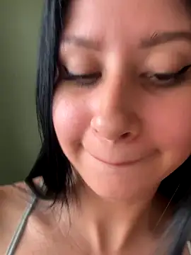 Snapshot of lucy_grey25 chatting on November 16, 7:08 pm lucy grey25 online show from November 16, 7:08 pm