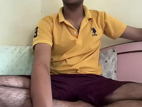 project085 online show from October 4, 7:06 am