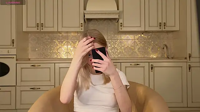 KatieFoulk online show from September 11, 3:12 pm