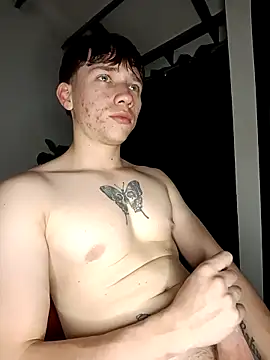 Snapshot of Logan_sixxer chatting on September 14, 7:18 am Logan sixxer online show from September 14, 7:18 am