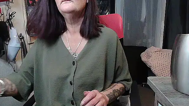 Mistress-Ivy51 online show from October 28, 5:44 am