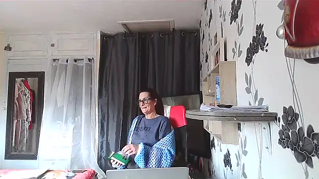 Mistress-Ivy51 online show from April 20, 12:41 pm