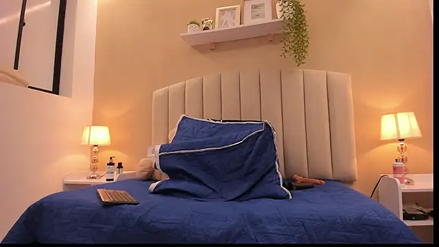 Rachel Donnelly online show from November 21, 4:33 am