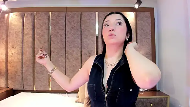 BarbieMonet online show from November 8, 7:45 pm