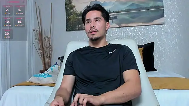 loghan fox online show from December 22, 8:39 pm