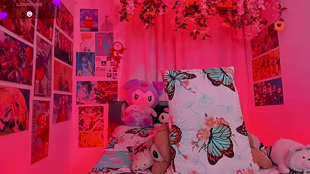 Snapshot of FluffyMelons chatting on November 2, 11:18 pm FluffyMelons online show from November 2, 11:18 pm