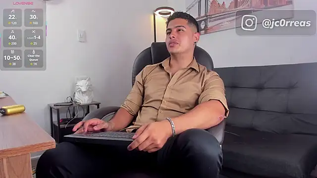  Juanes online show from November 29, 11:30 pm