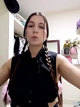 Arianna Moss online show from April 10, 11:42 pm