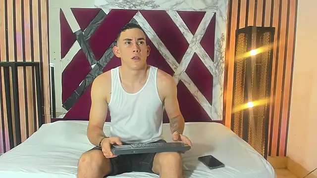 PeterBowel online show from December 19, 12:06 am