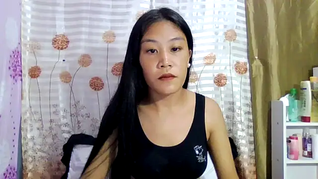 Snapshot of YourWildestDoll chatting on October 15, 10:37 am YourWildestDoll online show from October 15, 10:37 am