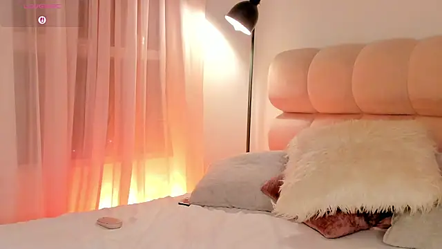 selene phmoon online show from June 8, 11:49 pm