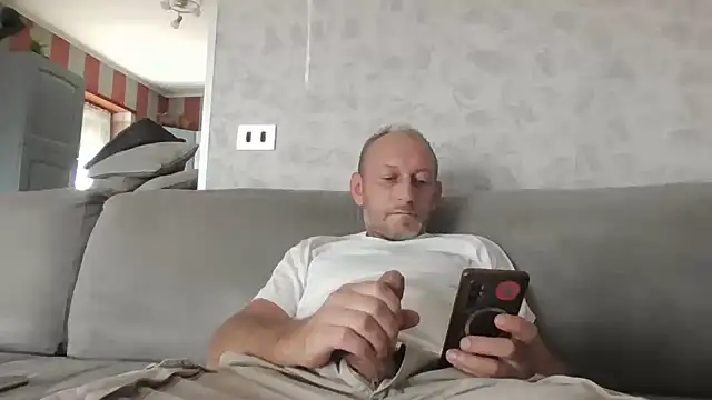 Snapshot of cazzoweb chatting on September 23, 1:58 pm cazzoweb online show from September 23, 1:58 pm