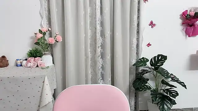 Snapshot of Amelia-babee chatting on June 22, 1:08 pm Amelia-babee online show from June 22, 1:08 pm