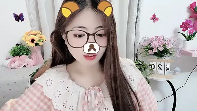 Snapshot of Amelia-babee chatting on July 21, 1:02 pm Amelia-babee online show from July 21, 1:02 pm