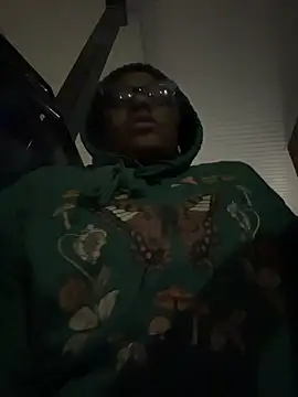 Tu GataLinda online show from November 3, 4:25 am