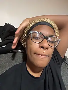 Tu GataLinda online show from November 28, 1:41 am