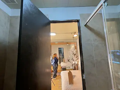 CamilleMilano online show from September 14, 5:28 am