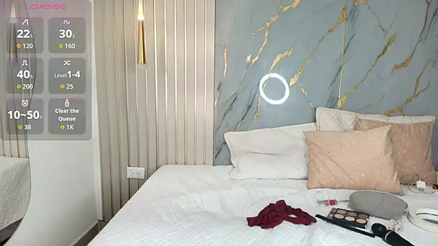 Snapshot of violetta_hot_ chatting on September 12, 11:21 am violetta hot  online show from September 12, 11:21 am