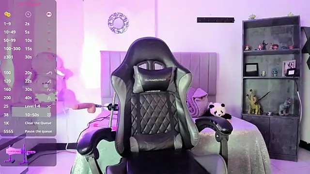 Snapshot of Scarlett21__ chatting on October 15, 4:45 am Scarlett21   online show from October 15, 4:45 am