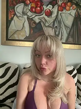 misstitmouseofficial online show from March 19, 1:04 pm