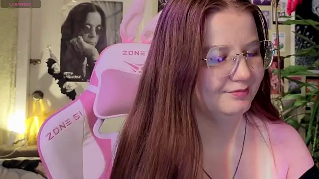 Sienna-Cow online show from November 7, 1:33 pm