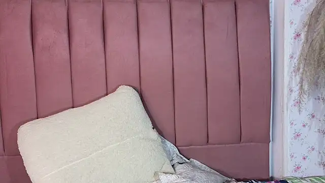 Hela Collins online show from September 28, 3:56 am