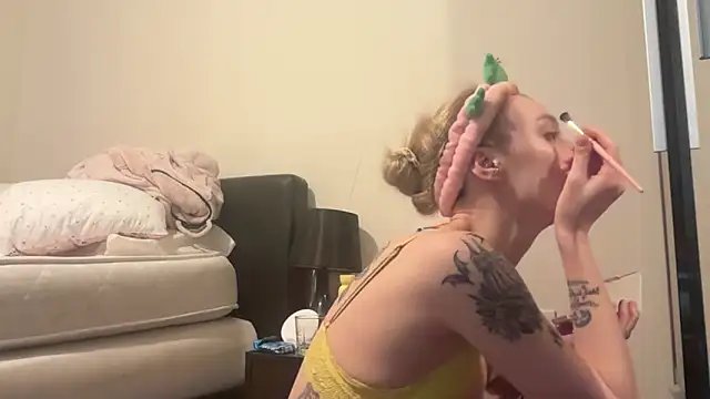 harleyblair online show from September 12, 6:19 pm