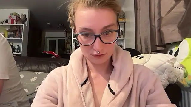 harleyblair online show from November 17, 11:10 pm