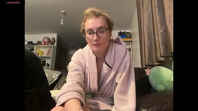 harleyblair online show from December 15, 11:20 pm