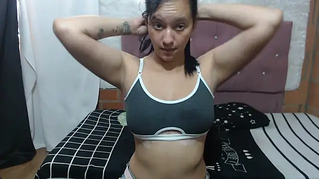 Snapshot of annie_clark2 chatting on January 14, 9:31 pm annie clark2 online show from January 14, 9:31 pm