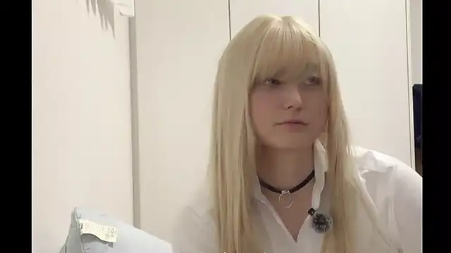 Snapshot of Mia032 chatting on December 18, 12:11 pm Mia032 online show from December 18, 12:11 pm