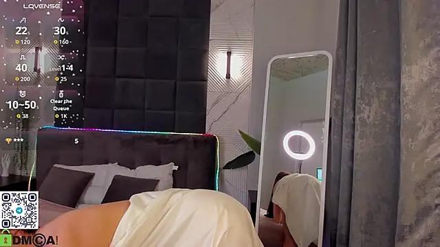 Snapshot of MalvinaDream chatting on October 20, 1:17 am MalvinaDream online show from October 20, 1:17 am