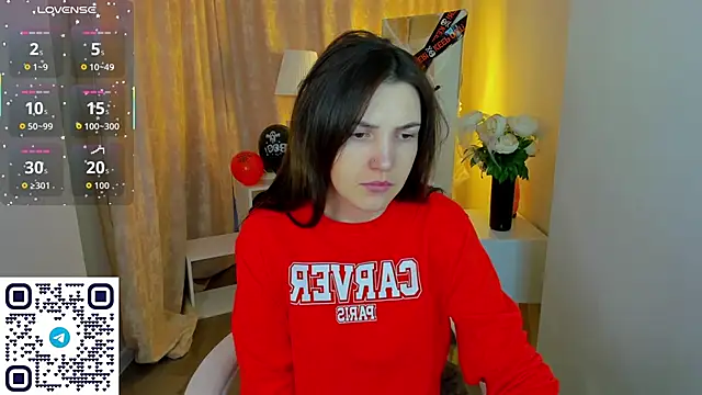 Snapshot of MalvinaDream chatting on October 29, 1:19 am MalvinaDream online show from October 29, 1:19 am